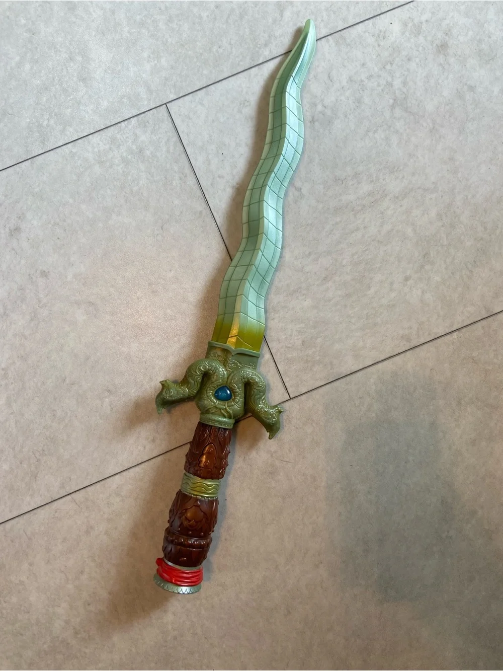 Disney RAYA and the Last Dragon - Dragon Blade Sword with sound effects & lights
